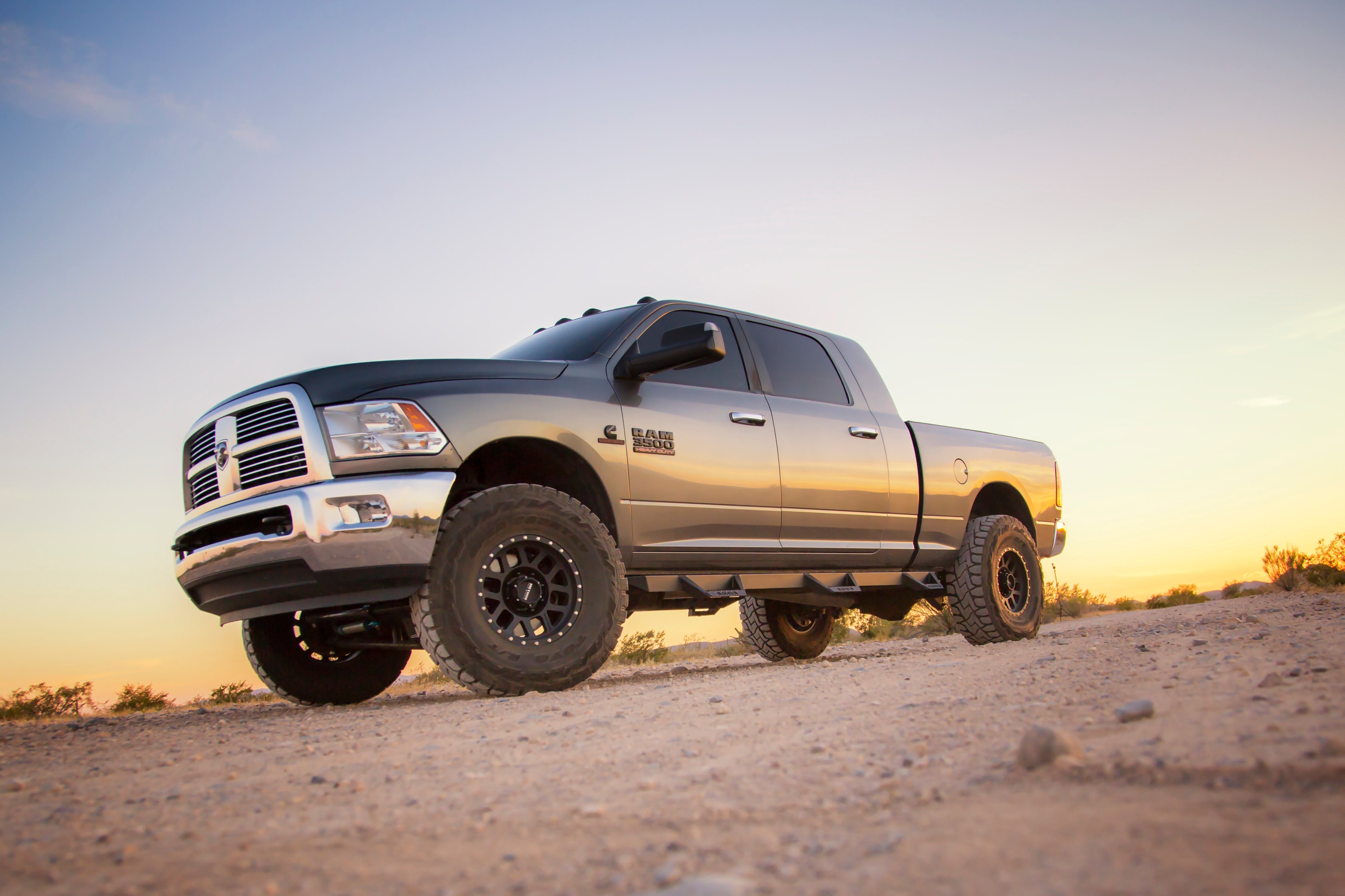 Magnum RT Wheel to Wheel Drop Steps - Black Textured Steel